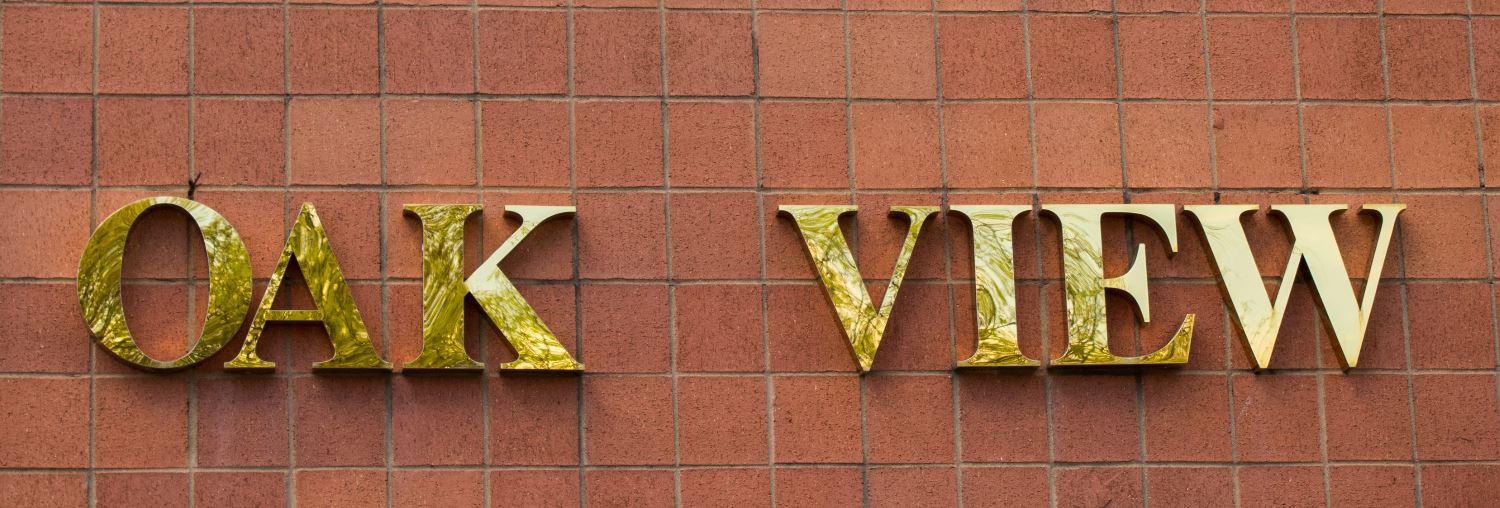 Oak  View sign